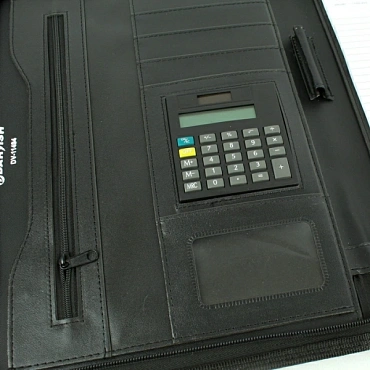 Папка бизнес-органайзер к/з 33х25см +калькулятор+блок А4, чёрного цвета