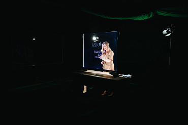 Видеодоска  с RGB подсветкой и подсветкой спикера для записи видео 100х120 см